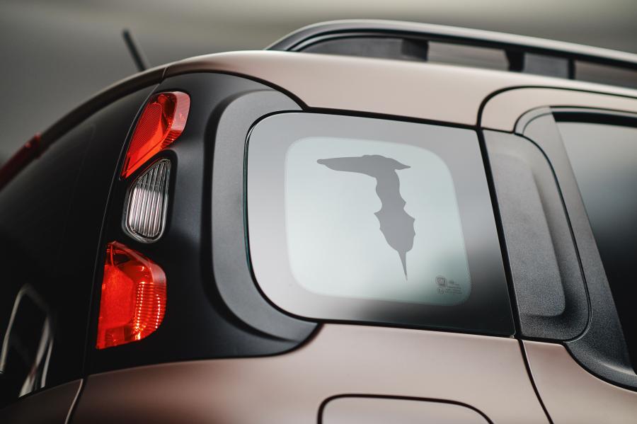 Детали экстерьера Fiat Panda Trussardi (319) 2019 года  (фото 2 из 43)